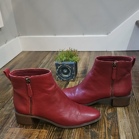 Copper Key Women's Crimson Red Leather Ankle Booties‎ (Made In Brazil) Size 7 - Picture 2 of 12
